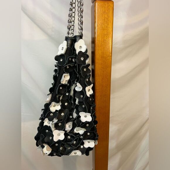 Black White Leather Purse Flowers Applique Shoulder Bag Glam Luxury Amerileather - Picture 7 of 12